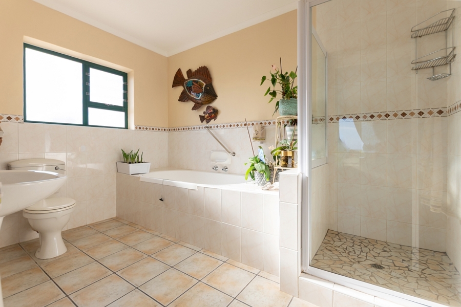 5 Bedroom Property for Sale in Duyker Eiland Western Cape